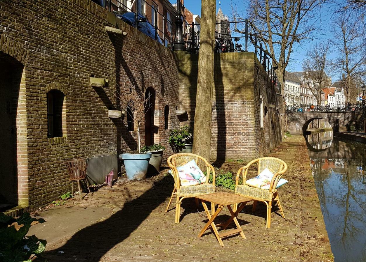 Large Historical Apartment & Canal Terrace Utrecht Esterno foto